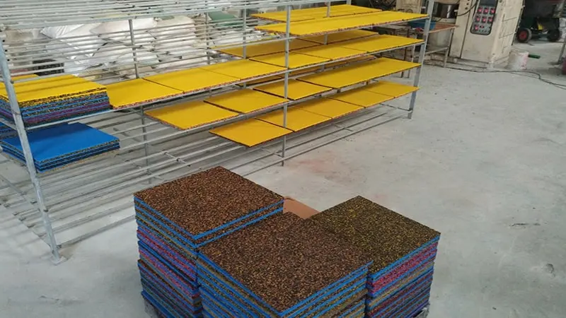 Gạch cao su bề mặt EPDM được sản xuất tại Nhà máy SuKa Việt Nam