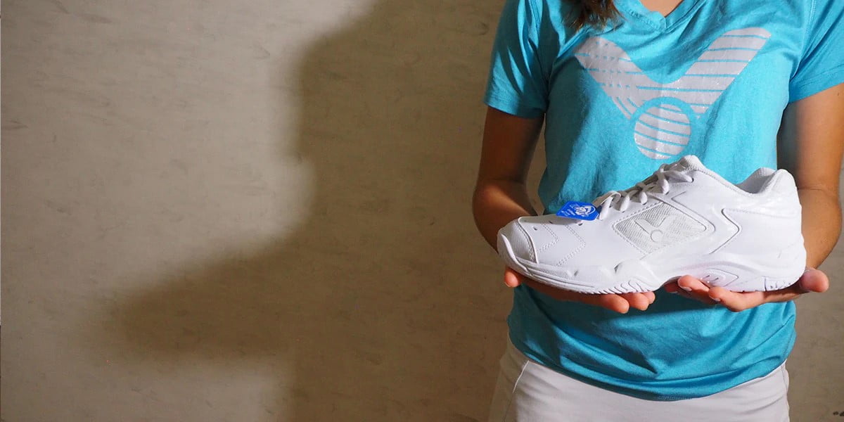 giày chơi cầu lông