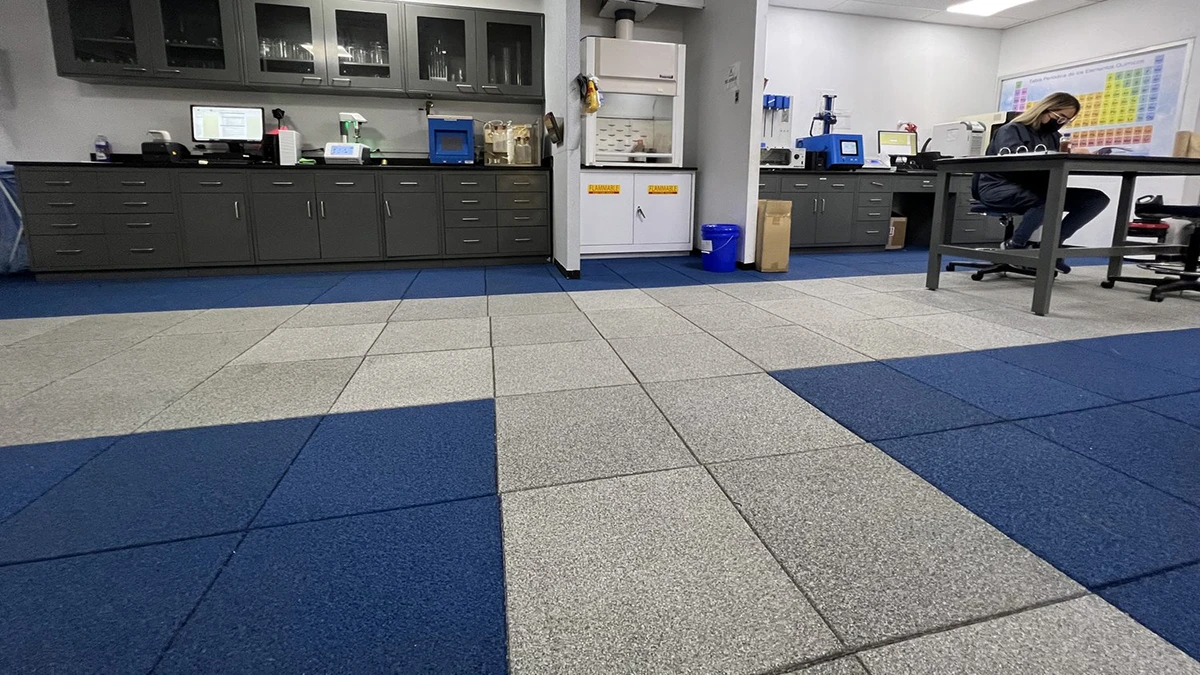 Gạch cao su lót sàn