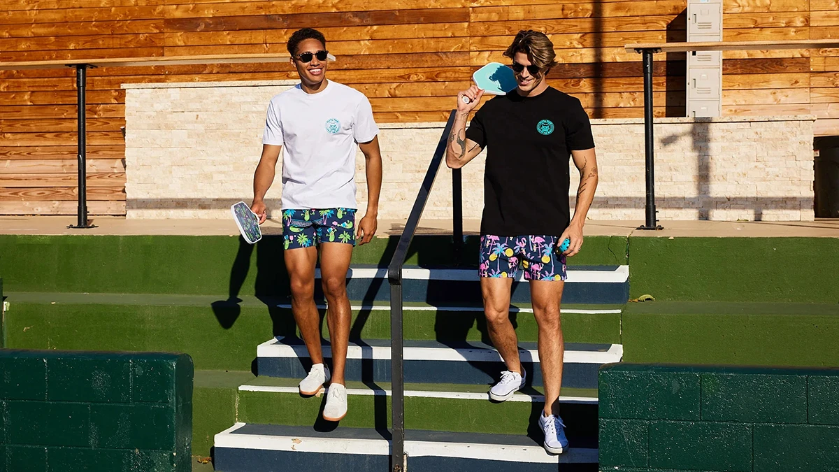 Trang phục chơi Pickleball dành cho nam cần đảm bảo sự thoải mái và thẩm mỹ