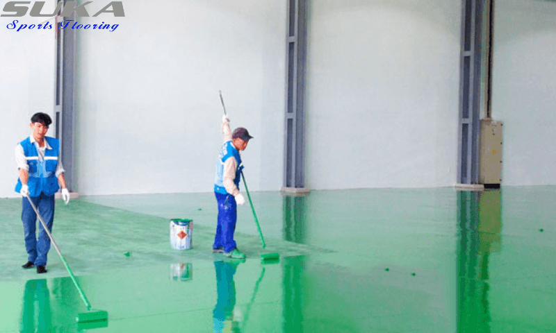 Sơn sàn nhà xưởng mang lại nhiều lợi ích thiết thực, nhưng kết quả chỉ tối ưu khi được thi công đúng quy trình kỹ thuật