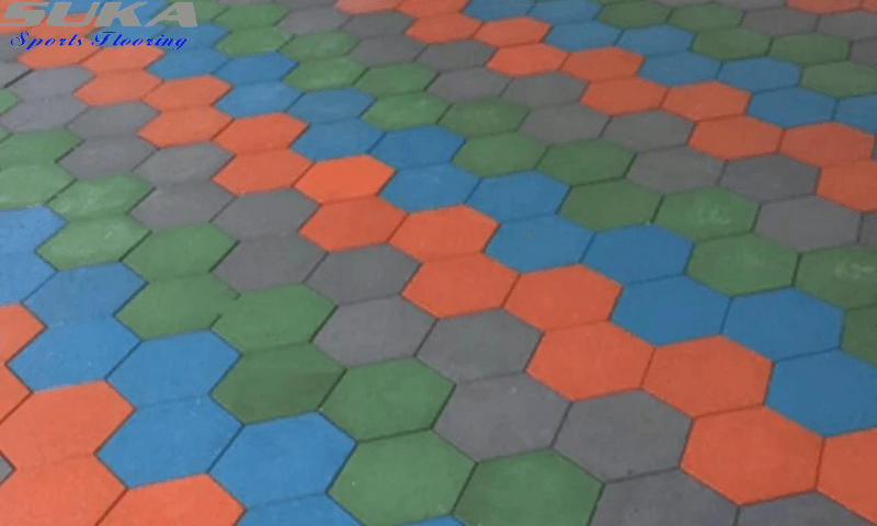 Một trong những ưu điểm gạch cao su mà ít vật liệu nào thay thế được chính là khả năng xử lý tiếng ồn và rung động